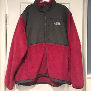 WOMENS FUSCIA FURRY FLEECE NORTH FACE SIZE XL!!!